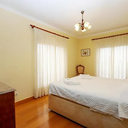 B08 - In Apartment *